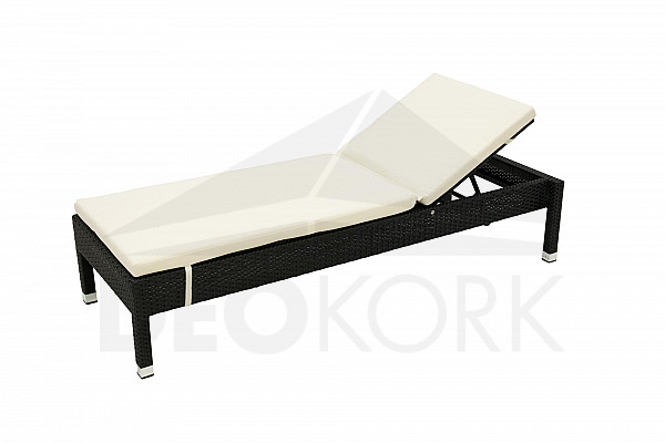 Rattan lounger BIBIONE incl. padding (black)