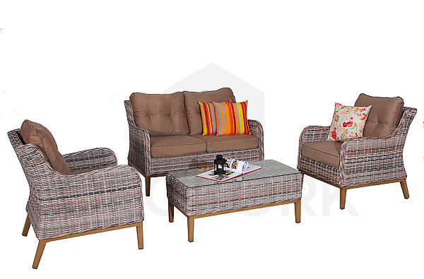 LINZ rattan set (FREE cushions)