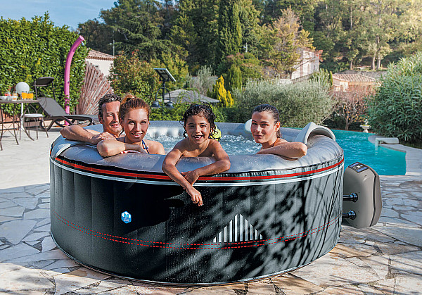 Mobile hot tub MONTANA 4 (700L)